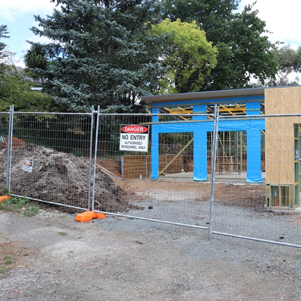 do you deliver and install temporary fencing and what's the price for these services in Denmark